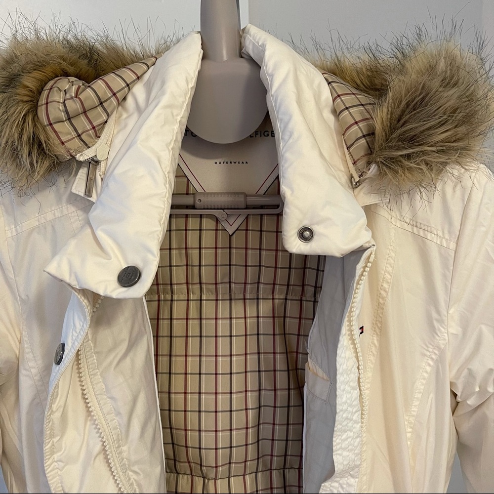 Tommy Hilfiger long puffer jacket. - Picture 3 of 10
